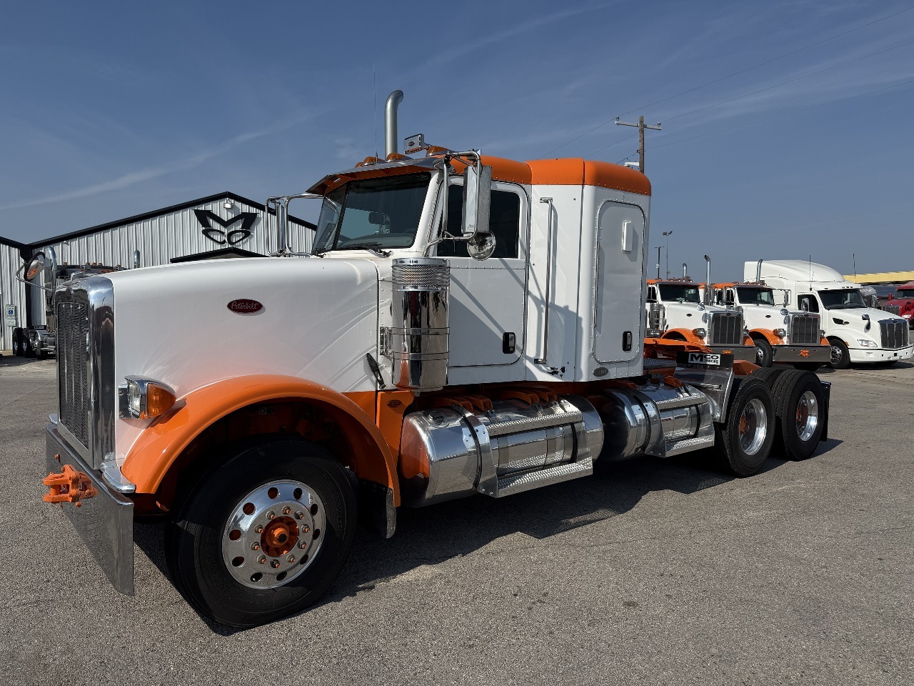 2011 PETERBILT 367 in Dallas, TX