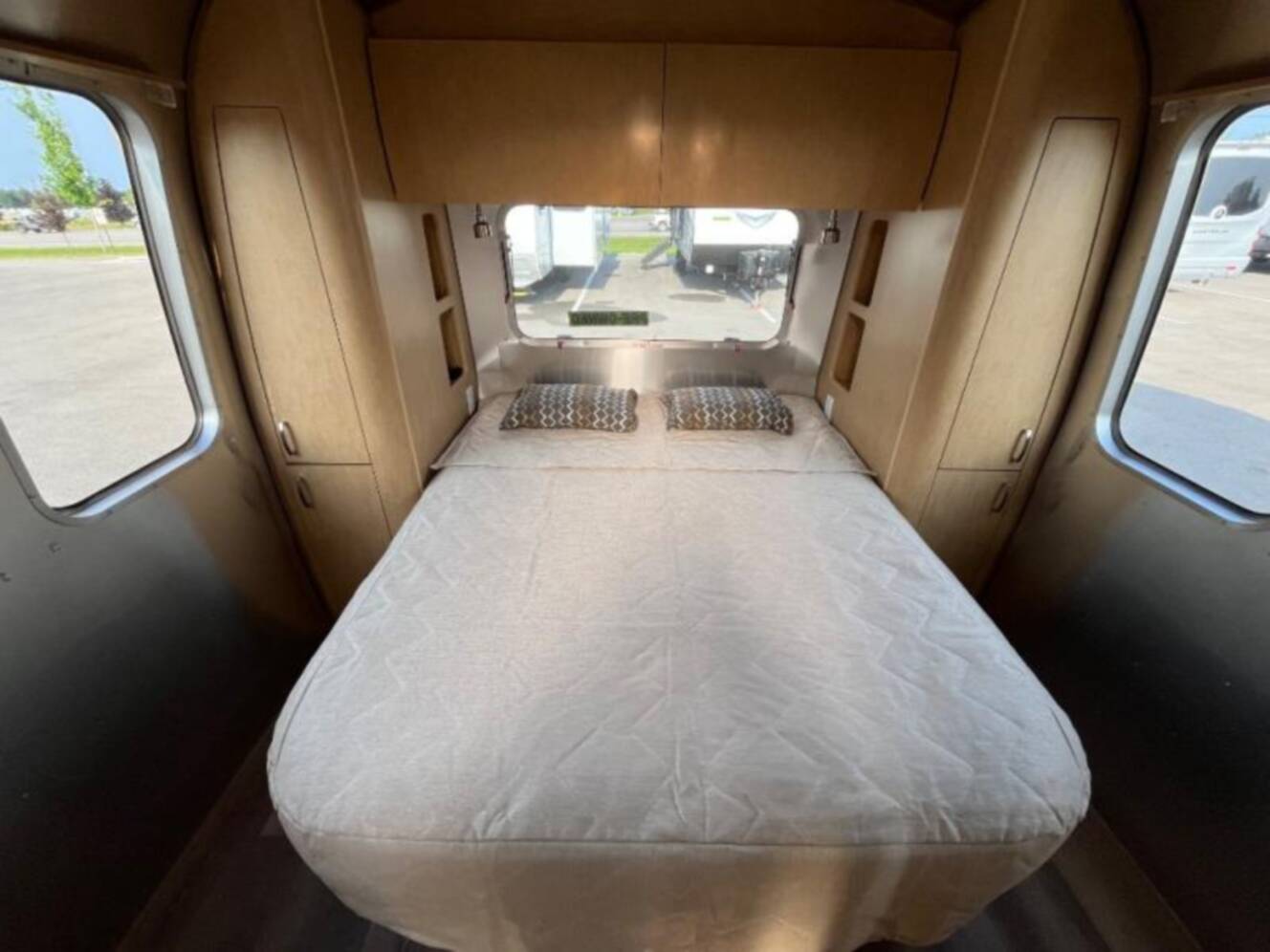 A photo of this 2012 Airstream Flying Cloud 30