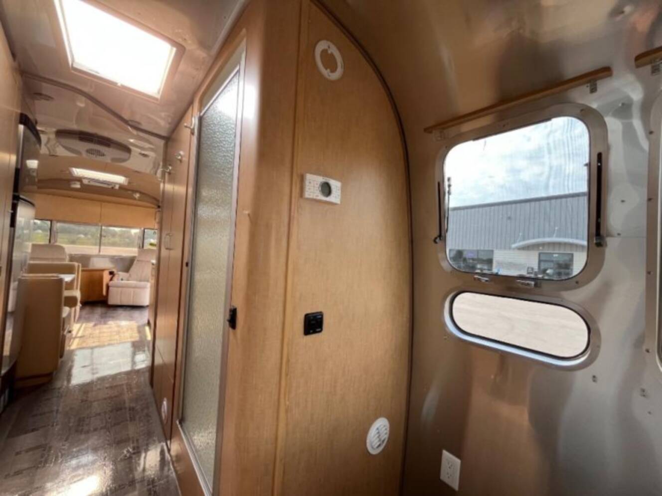 A photo of this 2012 Airstream Flying Cloud 30