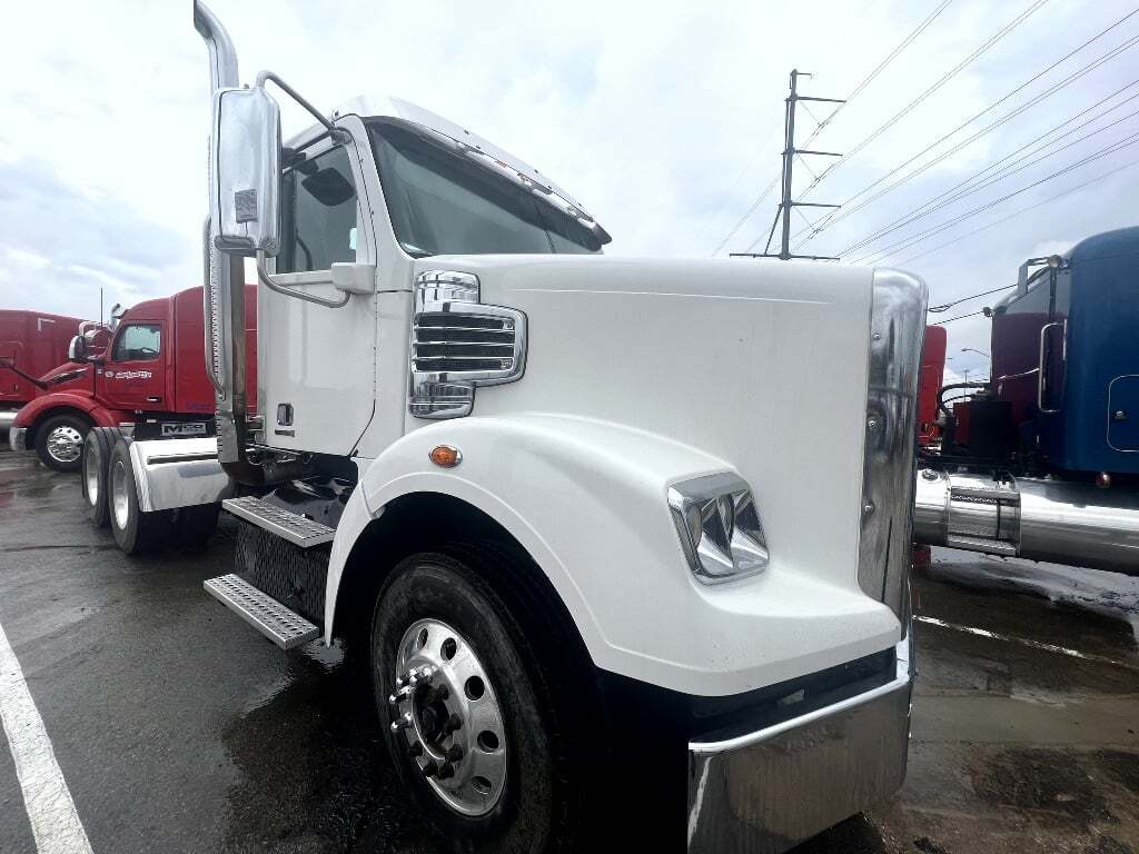 2012 FREIGHTLINER CORONADO in Dallas, TX