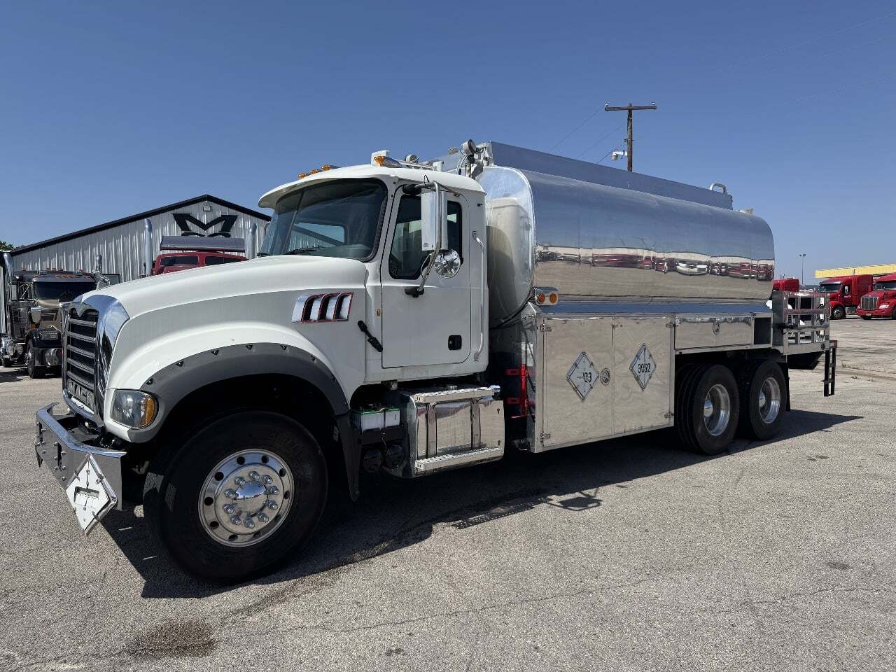 2013 MACK GU713 in Dallas, TX