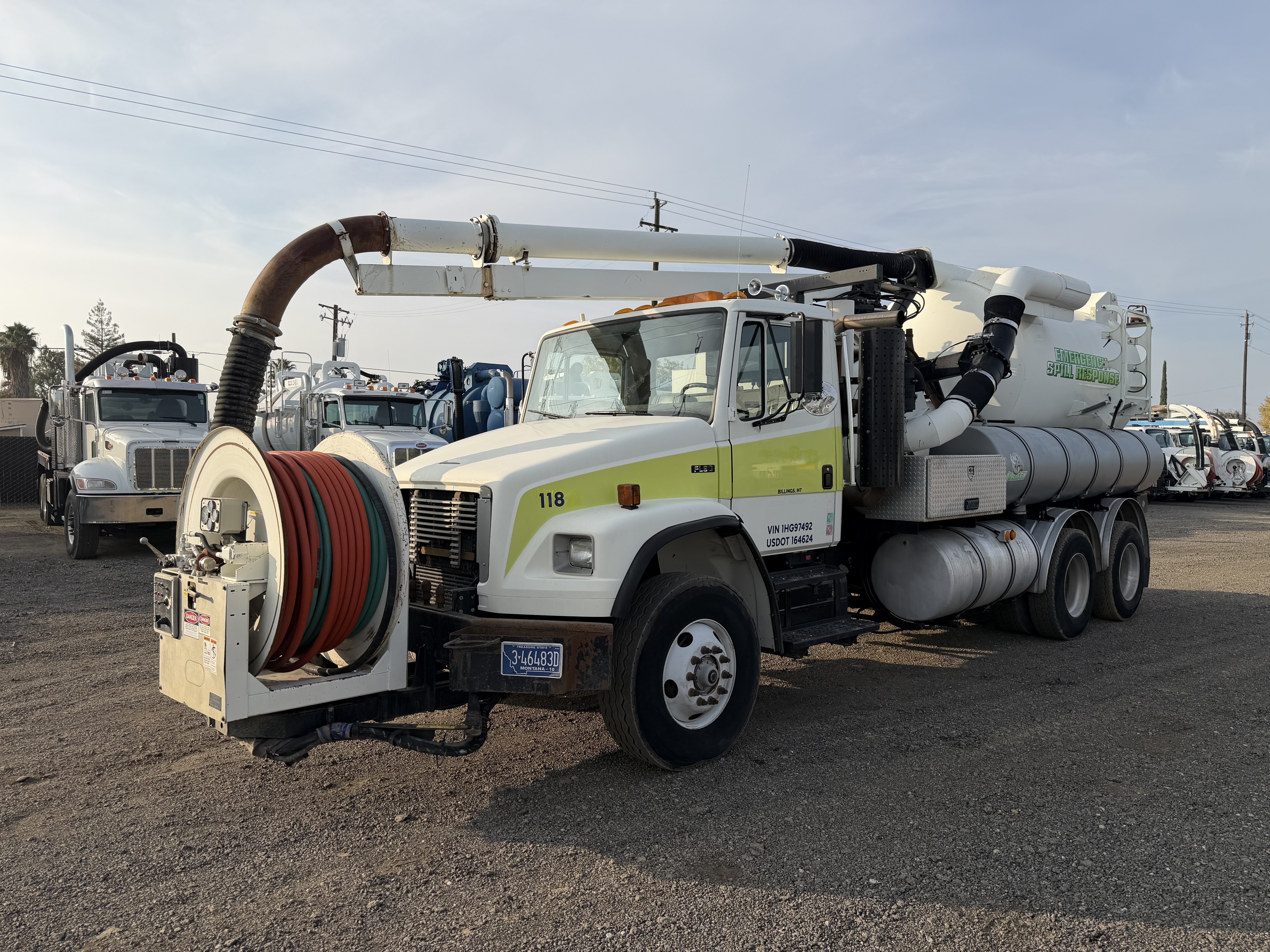 2001 FREIGHTLINER FL80 in Bakersfield, CA