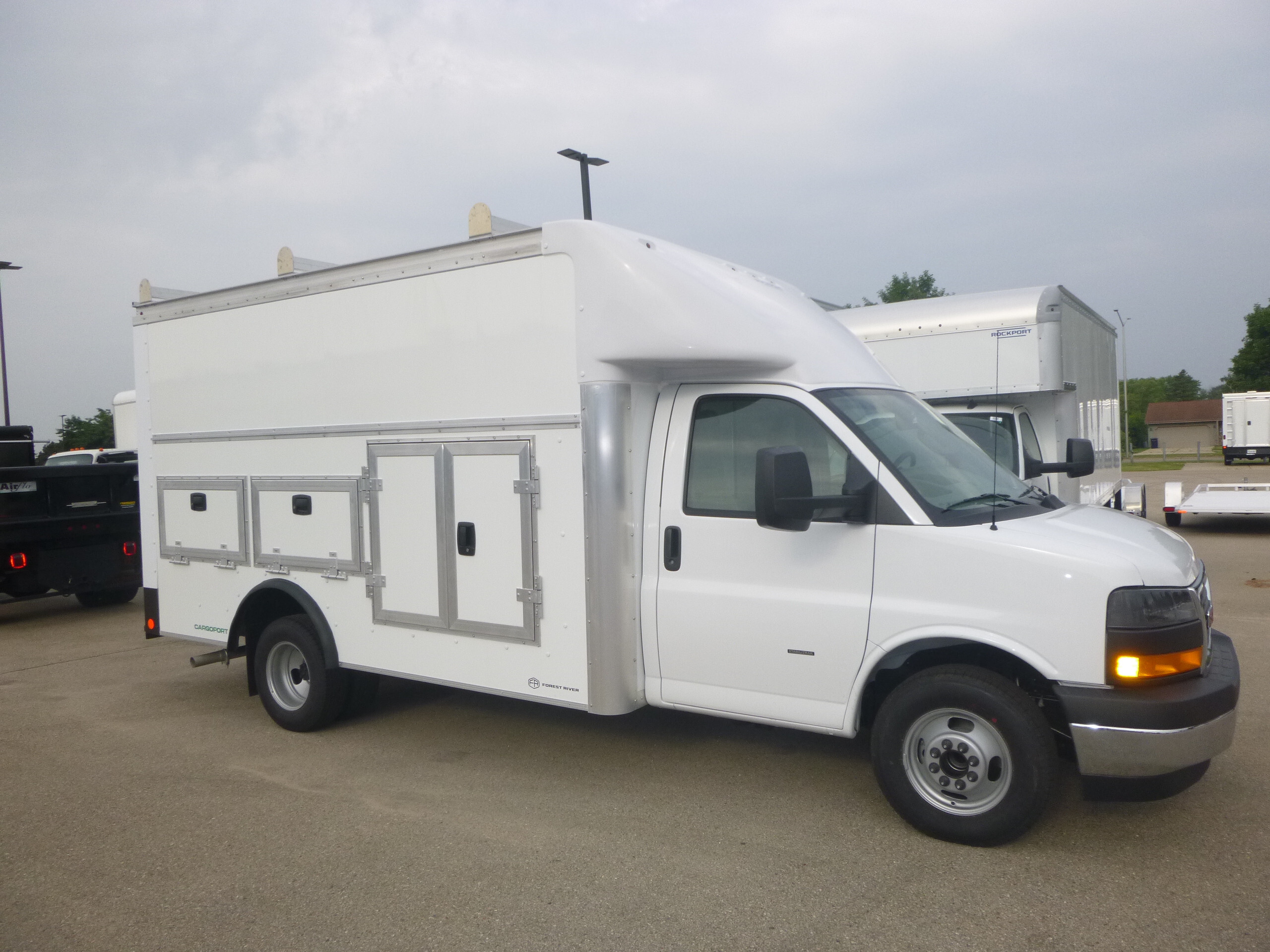 2025 GMC Savana 3500 Cutaway 12' DRW Workport in Janesville, WI