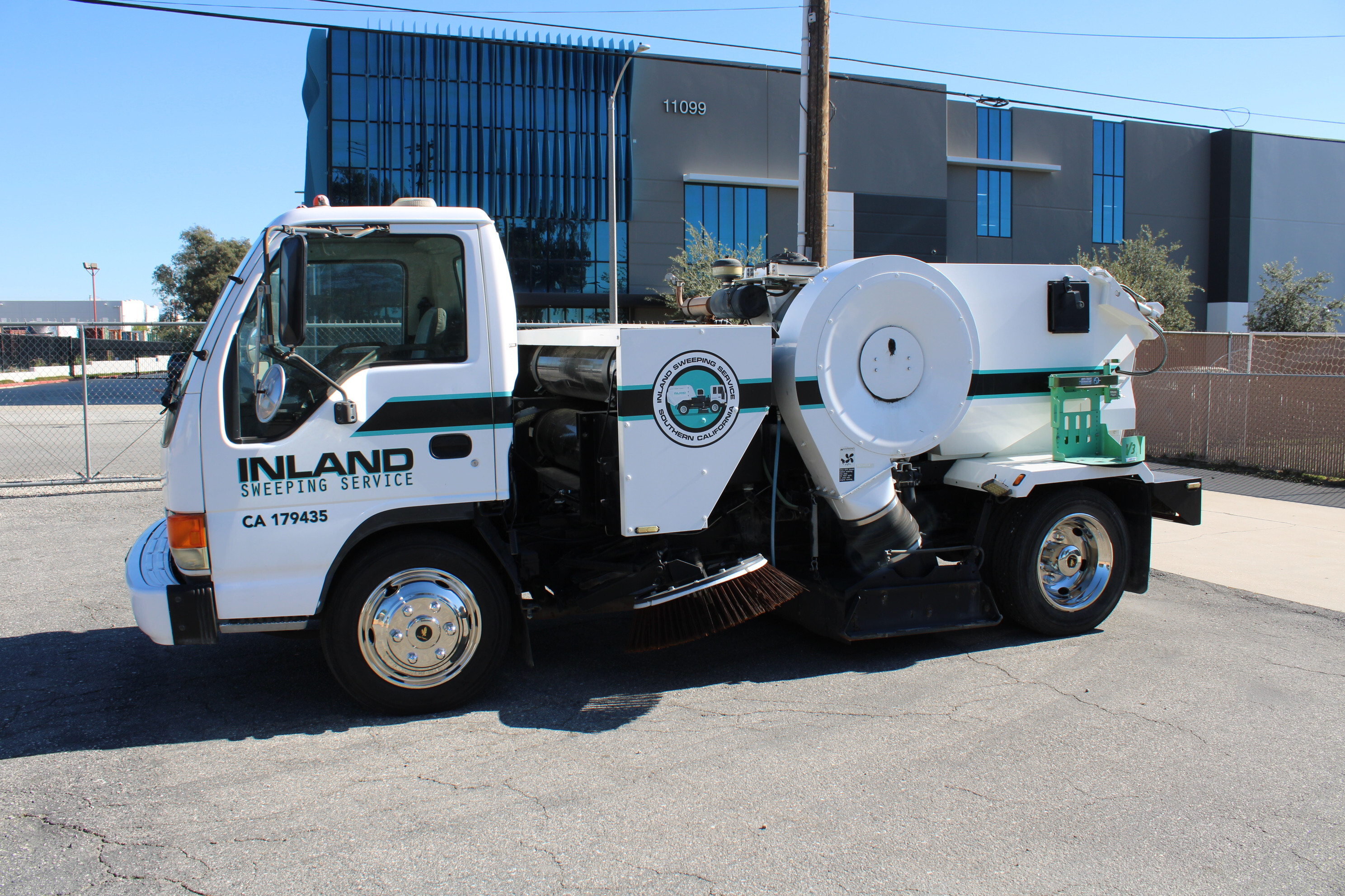 2000 TYMCO NPR Tymco 210 Street Parking Lot Sweeper Truck in Fontana, CA