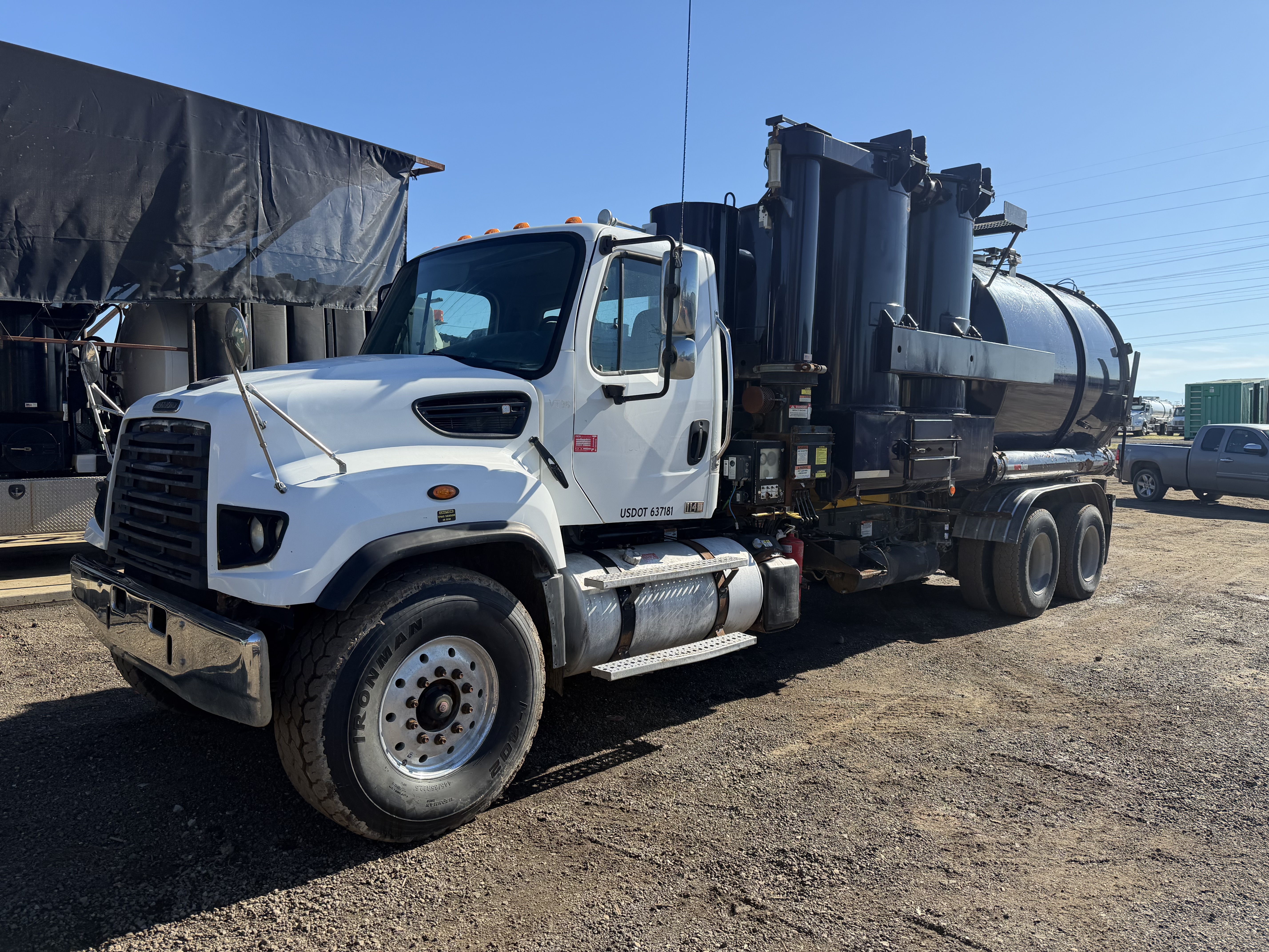 2014 FREIGHTLINER 114sd in Bakersfield, CA