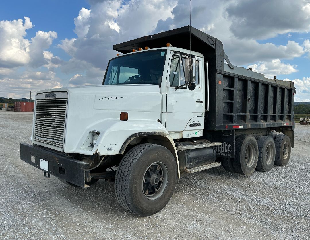1987 FREIGHTLINER FLC in Brownstown, IN