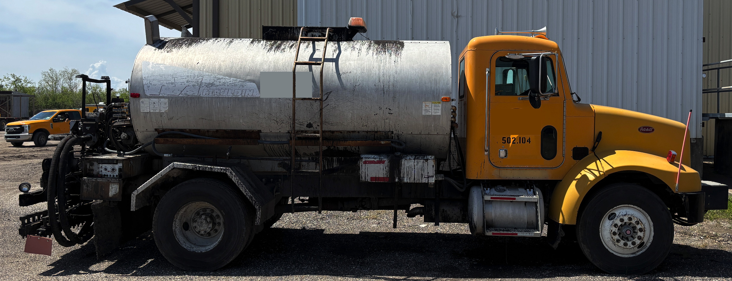 2003 PETERBILT 330 in Slidell, LA