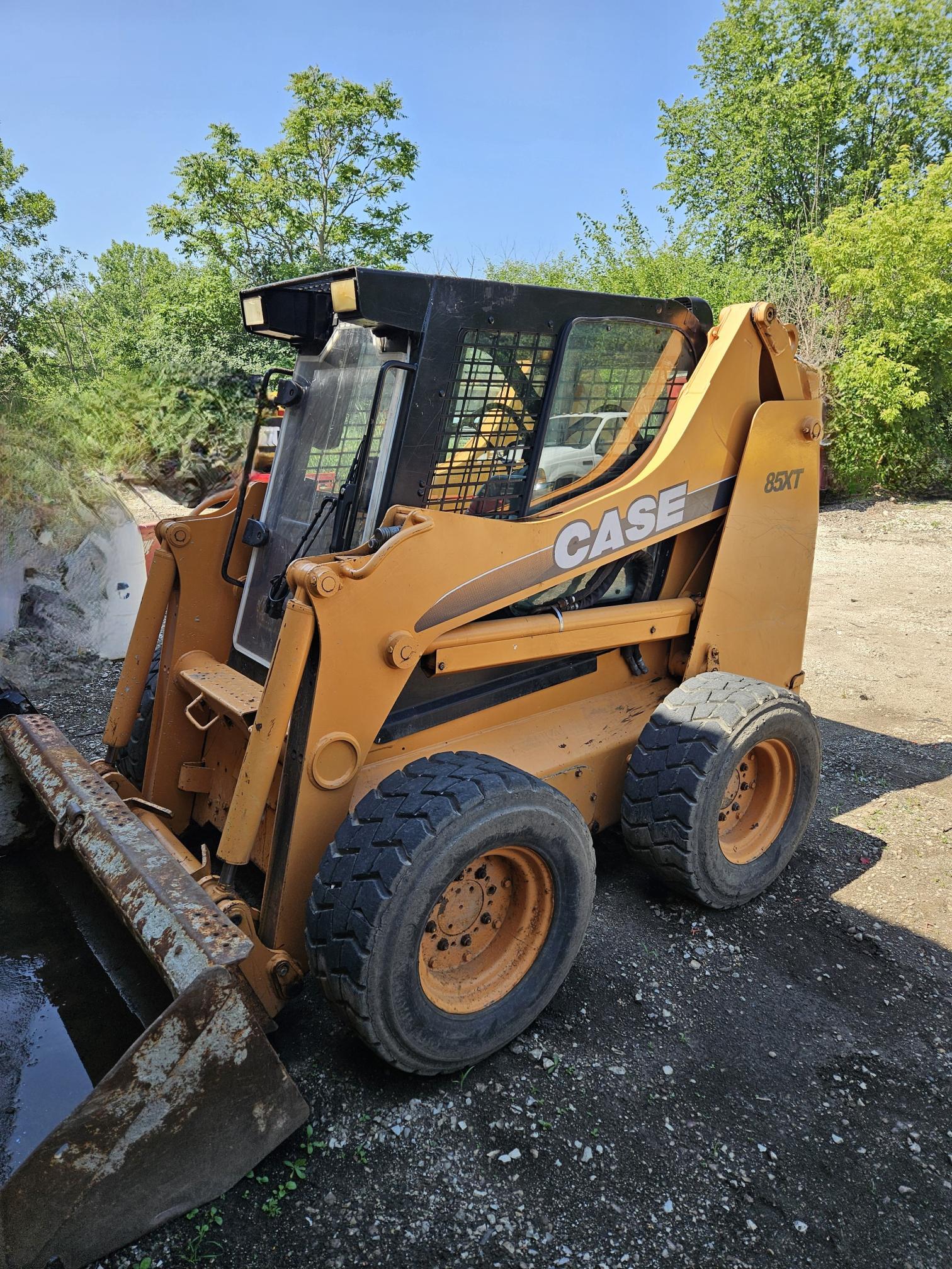 1999 CASE 85XT in Northbrook, IL