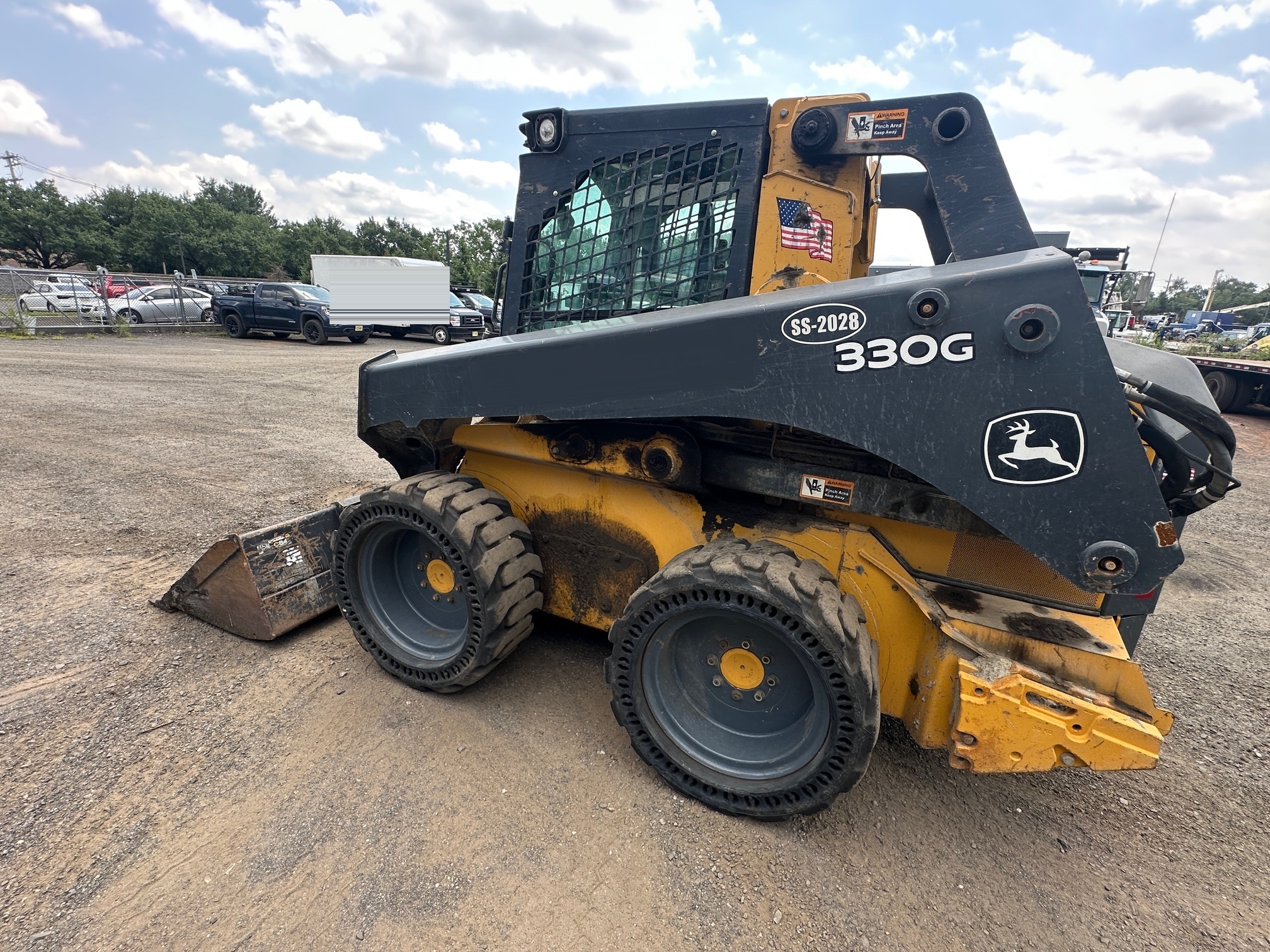 2017 DEERE 330G in Branchburg, NJ
