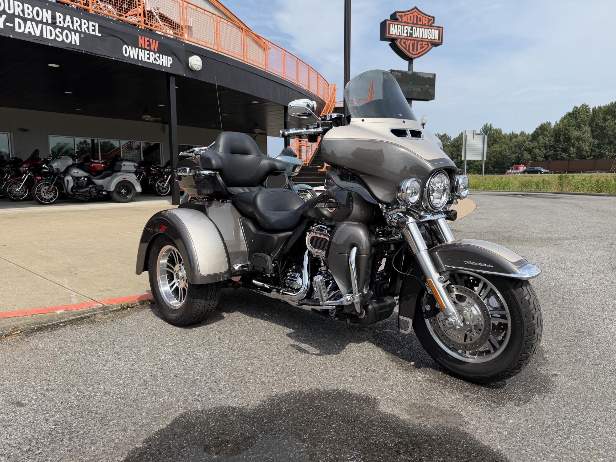 2023 Harley-Davidson Tri Glide Ultra ULTRA CLASSIC in Winterville, NC