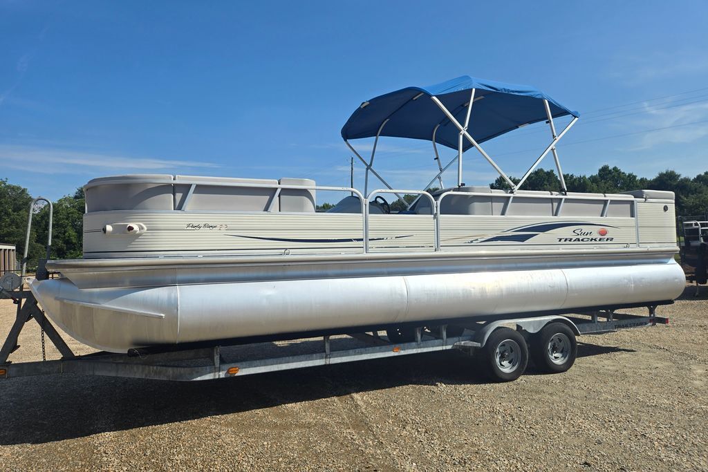 2007 Sun Tracker Party Barge 27 Regency Edition 22 RF XP3 in martin GA