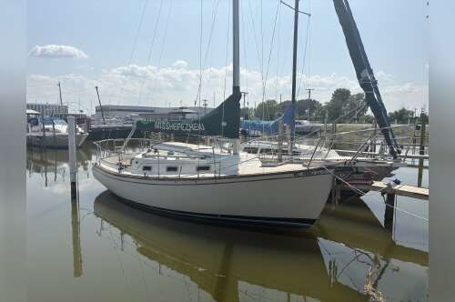 1983 Island Packet in la salle MI