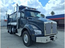 5 Key Features to Look for in a Commercial Truck for Construction image