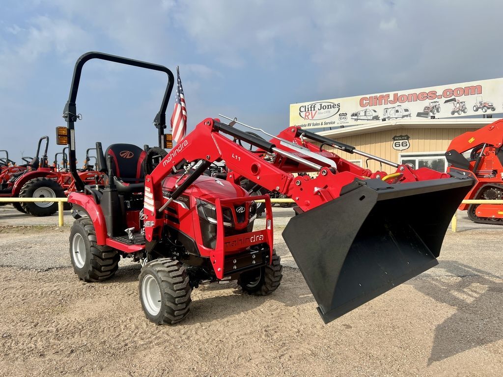 2025 Mahindra 1100 Series 1123 HST 4WD in Sealy, TX