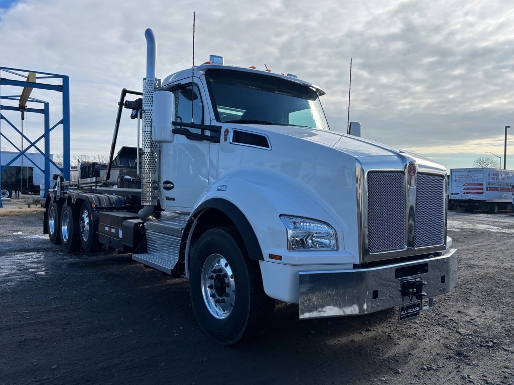 2025 KENWORTH T880 in Upper Marlboro, MD