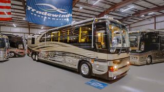 2002 PREVOST COUNTRY COACH