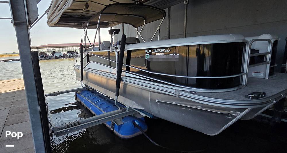 2019 Suncatcher V322RF in gordonville TX