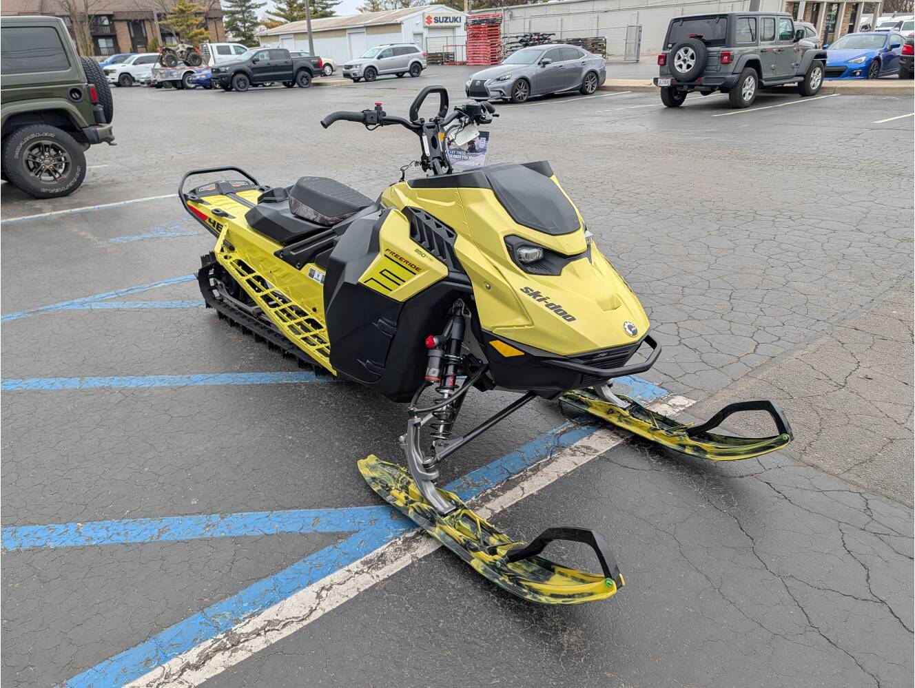 A photo of this 2025 Ski-Doo Freeride 850 E-TEC
