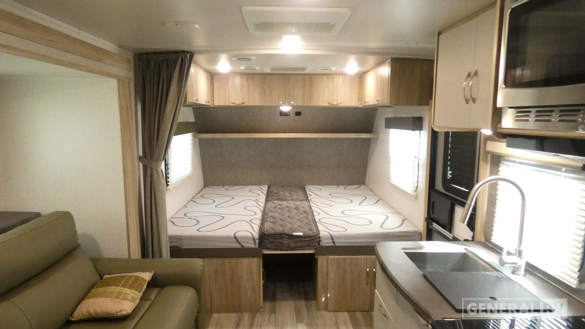 2021 Winnebago Micro Minnie 2108TB in west palm beach FL