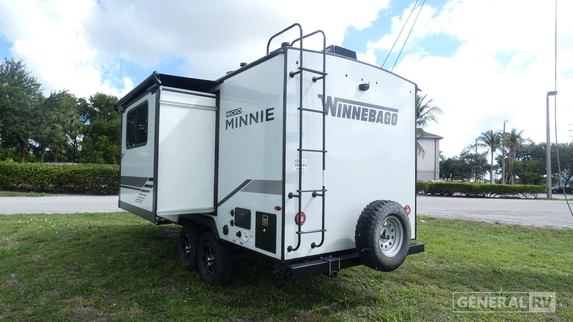 2021 Winnebago Micro Minnie 2108TB in west palm beach FL