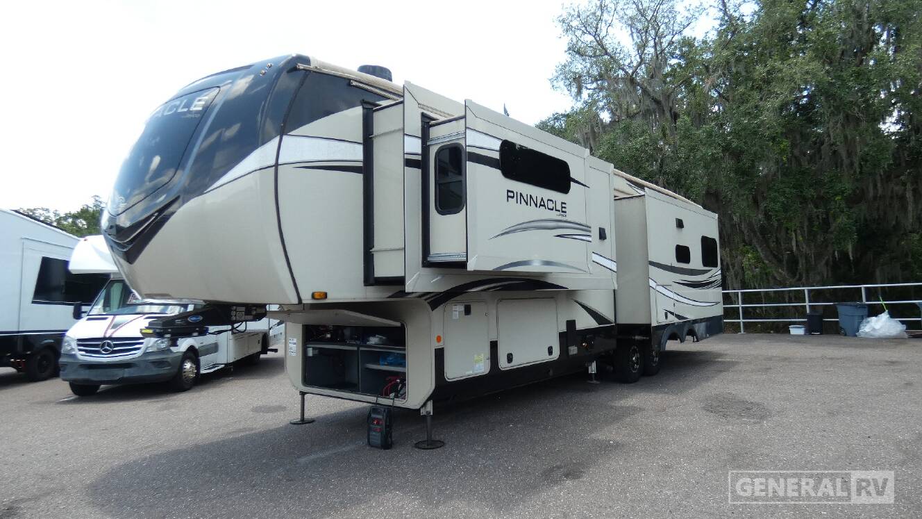 A photo of this 2022 Jayco PINNACLE 36SSWS