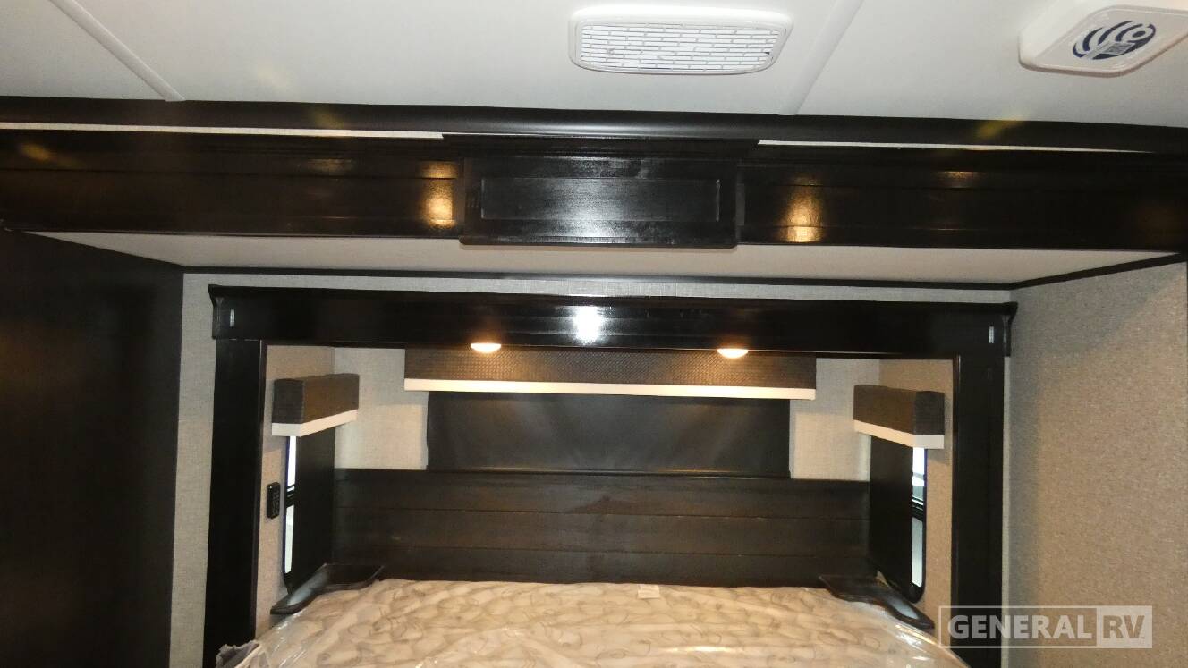 A photo of this 2022 Jayco PINNACLE 36SSWS