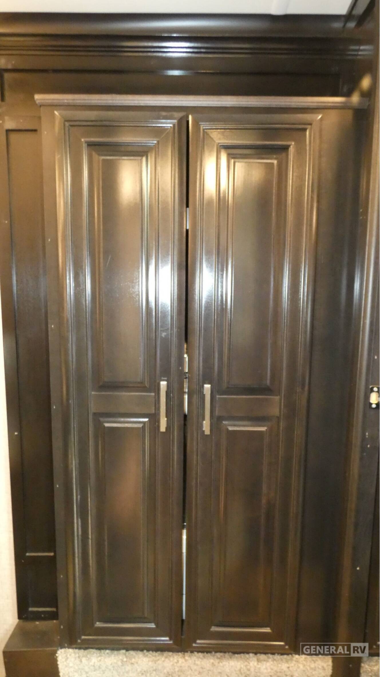 A photo of this 2022 Jayco PINNACLE 36SSWS