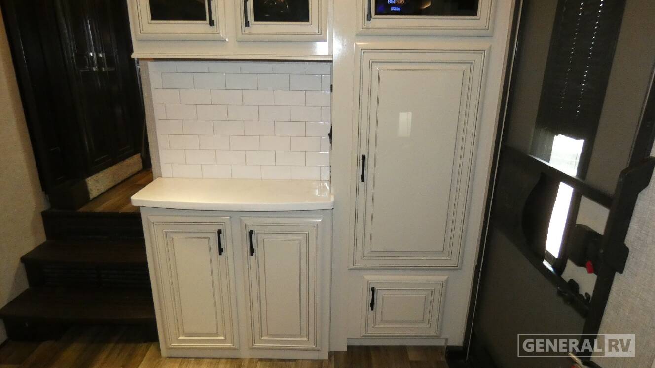 A photo of this 2022 Jayco PINNACLE 36SSWS