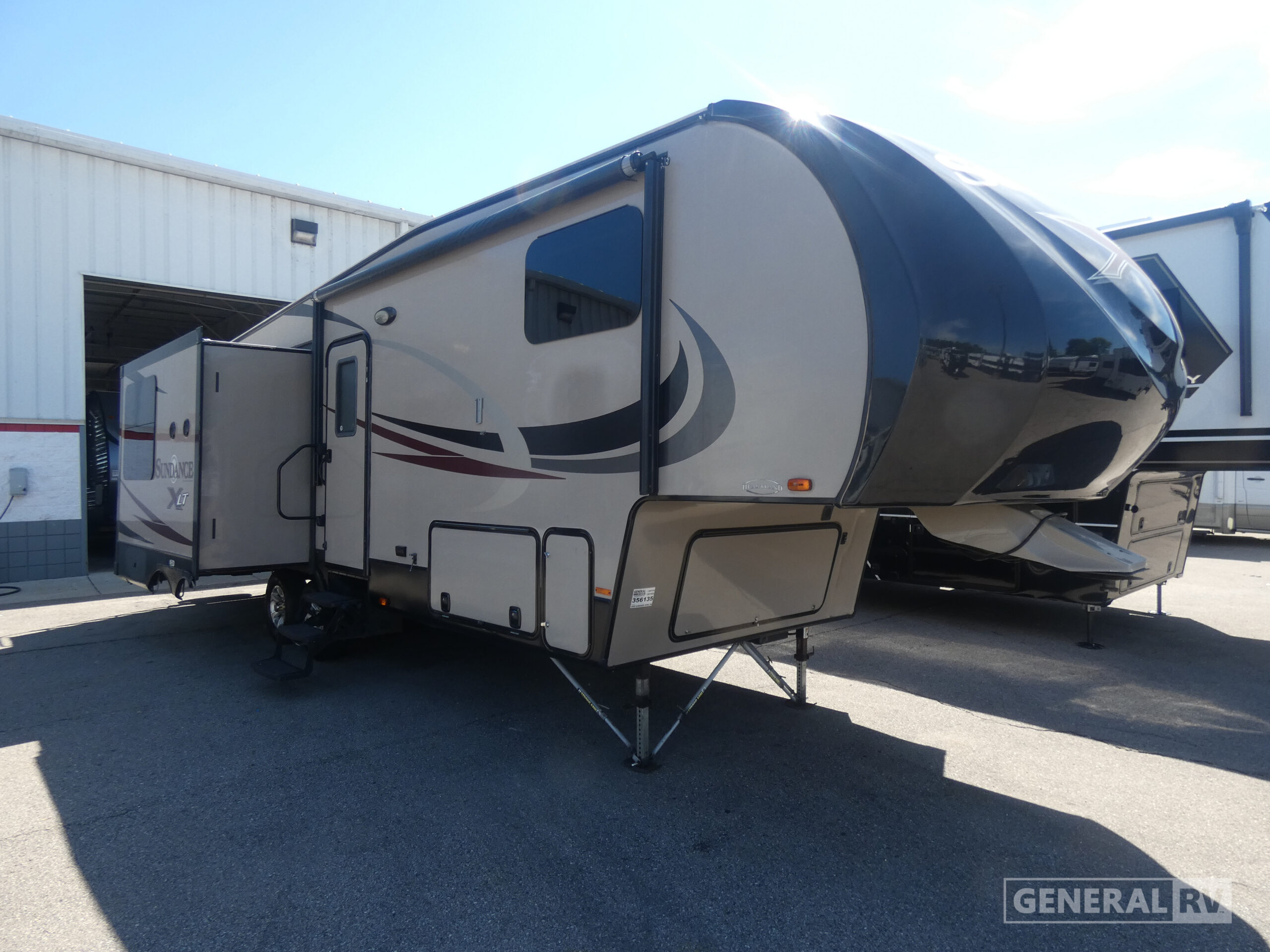 2015 Heartland SUNDANCE XLT 285RL in brownstown MI