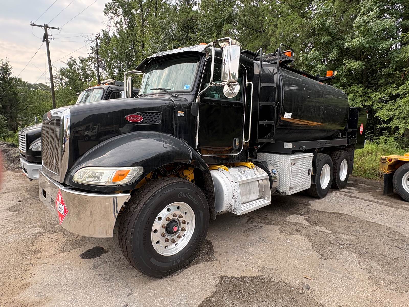 2017 Peterbilt 348 in Richmond, VA