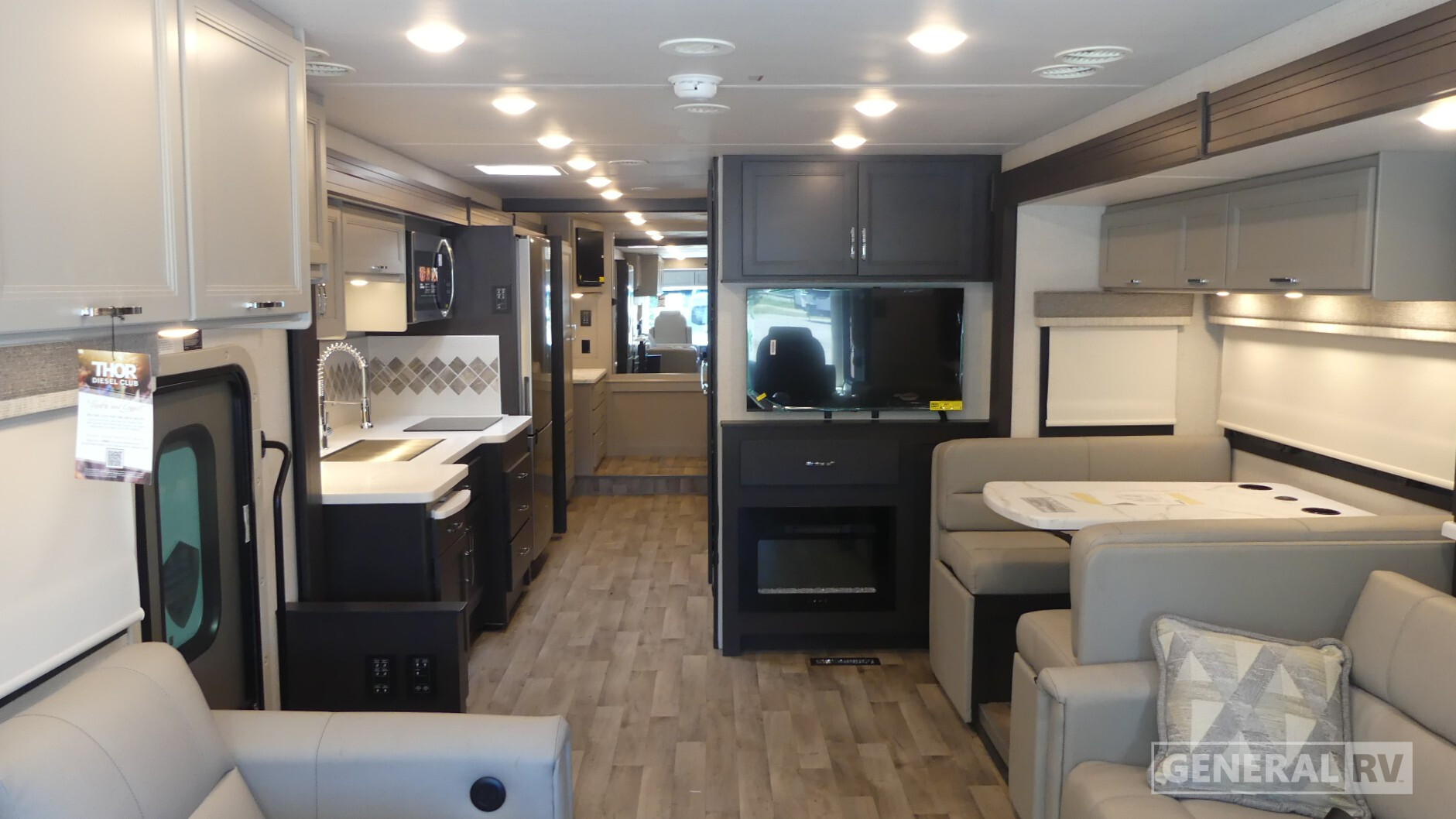 2027 Thor Motor Coach PALAZZO GT 37.4 in ashland VA