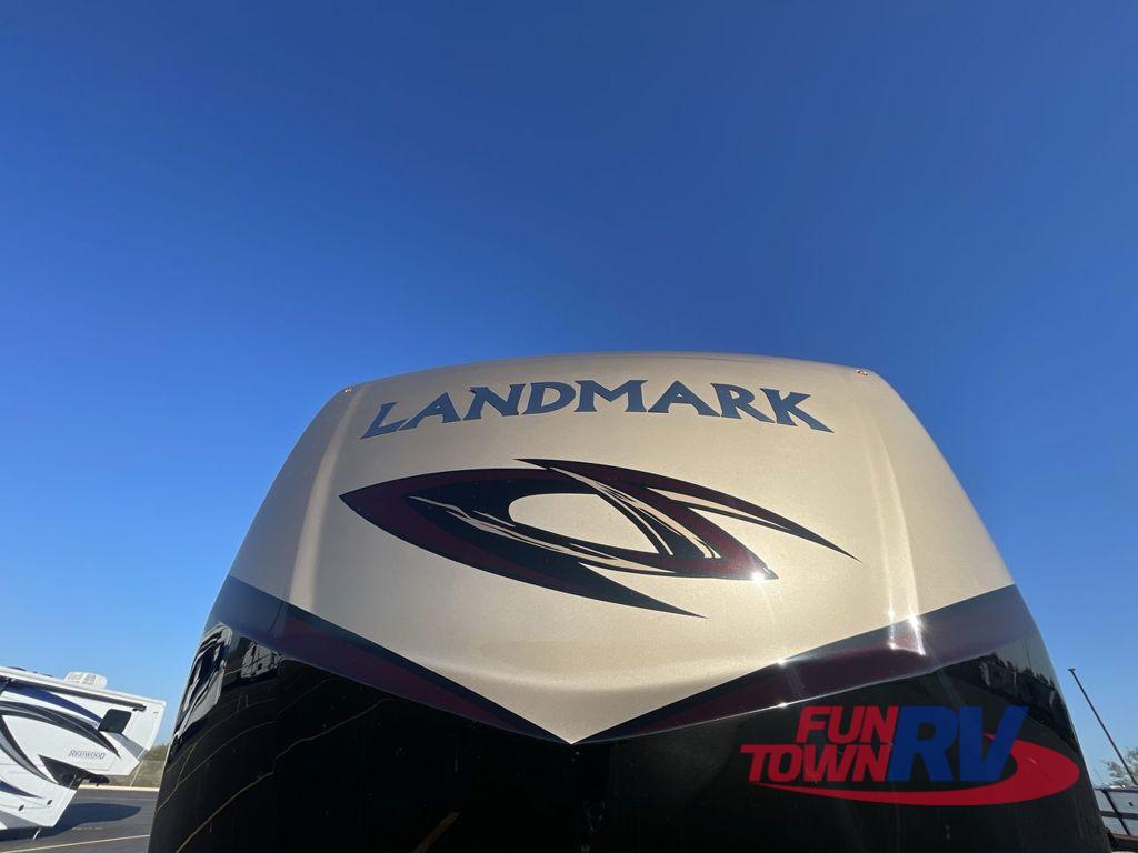 2022 Heartland Landmark 365 CHESAPEAKE in cleburne TX