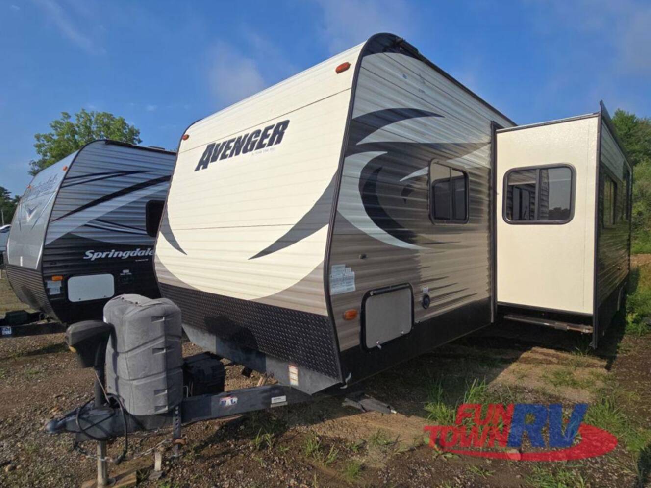 A photo of this 2016 Prime Time Rv Avenger 28DBS