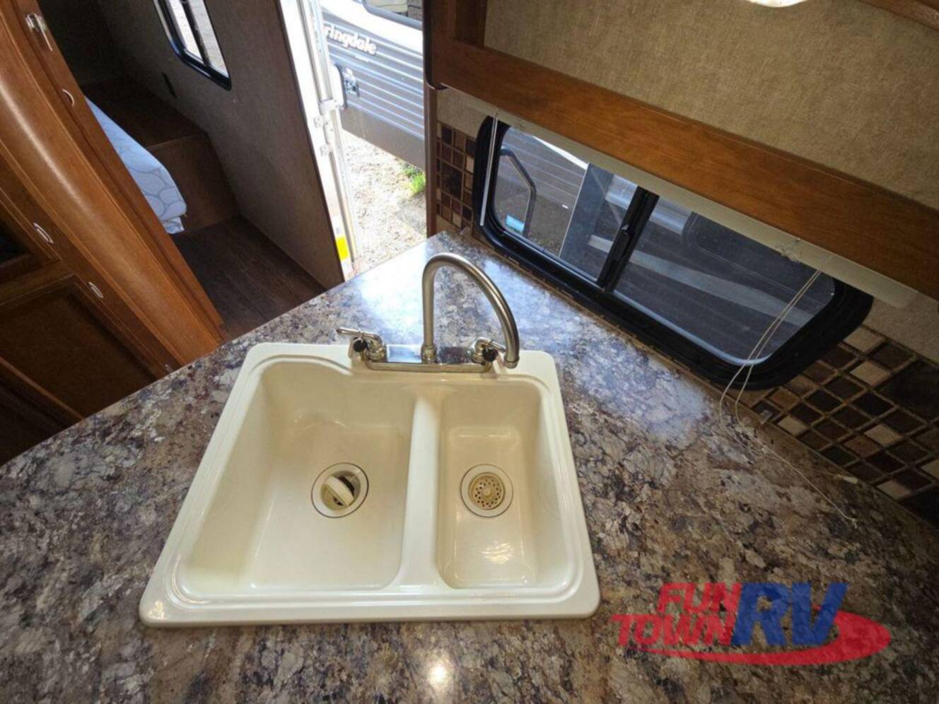A photo of this 2016 Prime Time Rv Avenger 28DBS