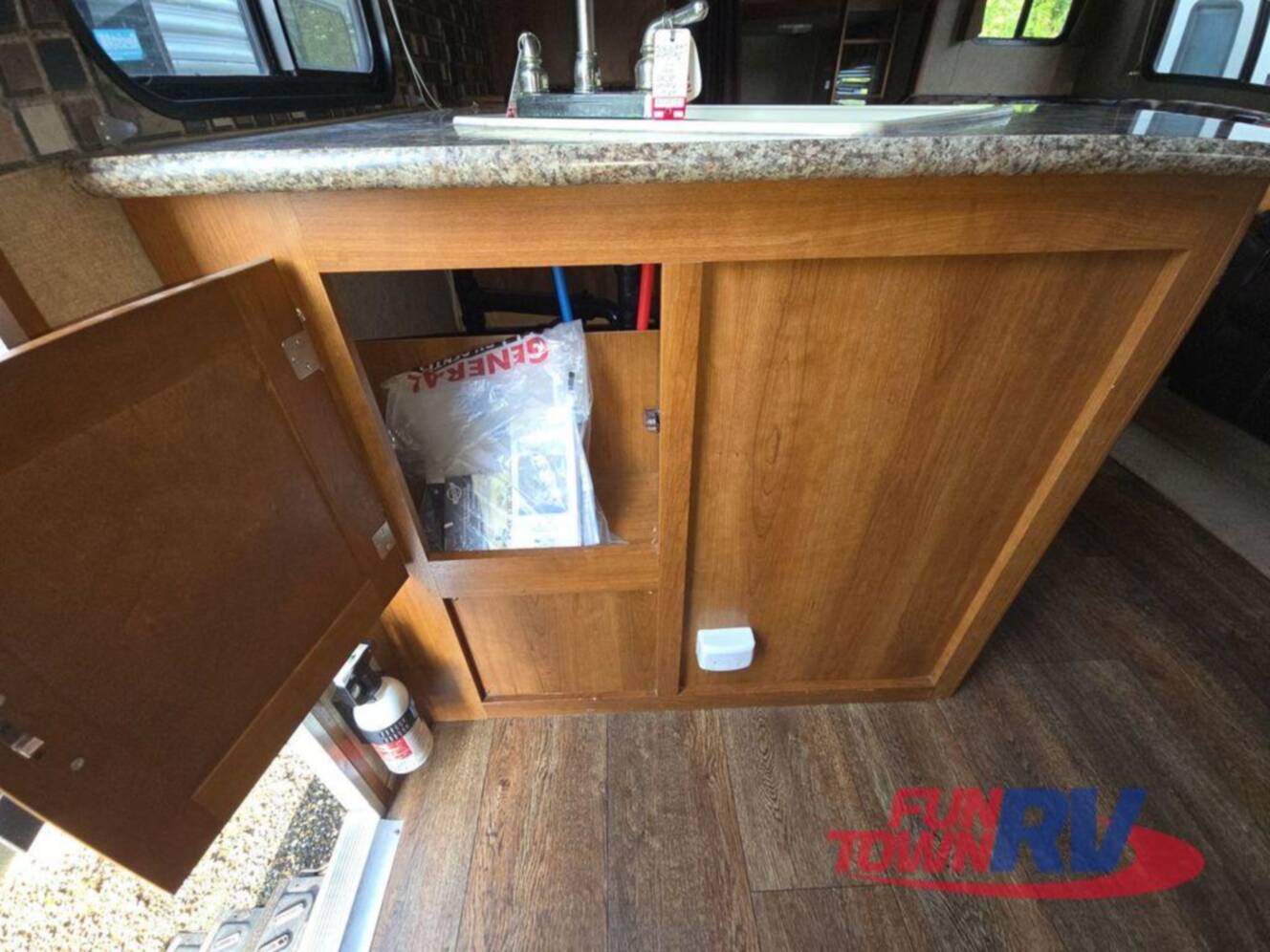 A photo of this 2016 Prime Time Rv Avenger 28DBS