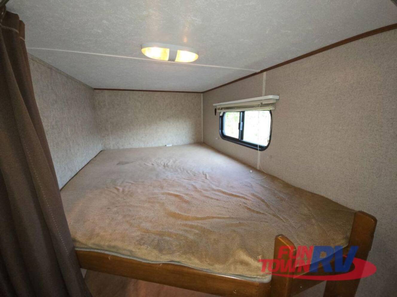 A photo of this 2016 Prime Time Rv Avenger 28DBS