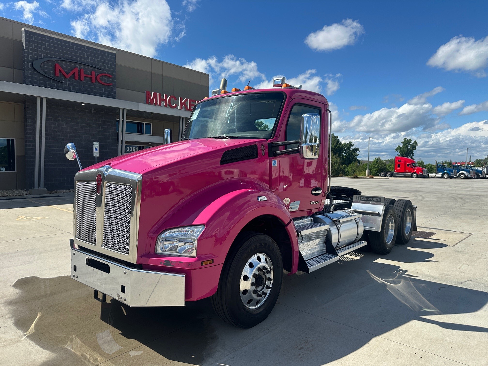 2022 KENWORTH T880 in Charlotte, NC