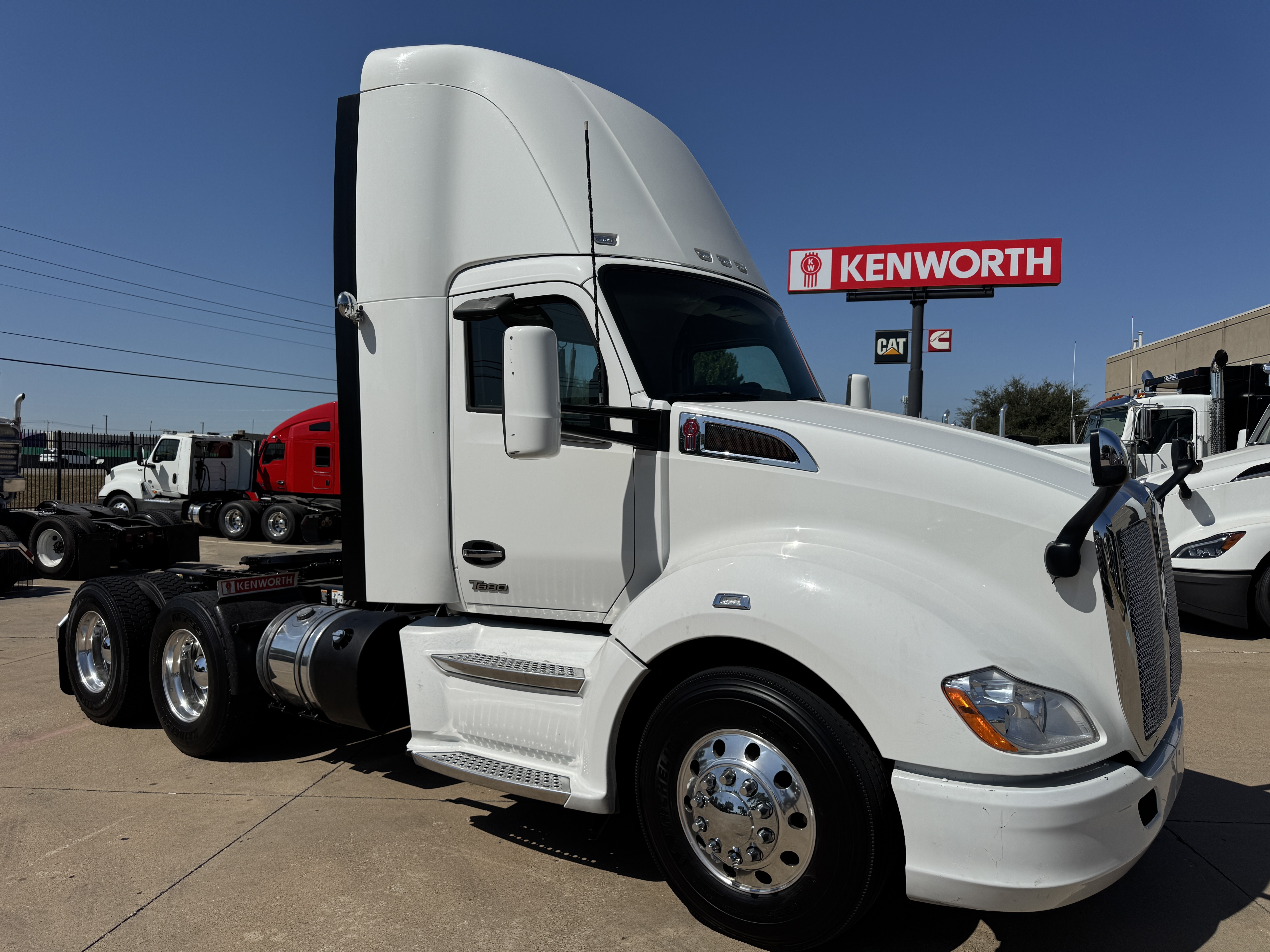 2022 KENWORTH T680 in Dallas, TX