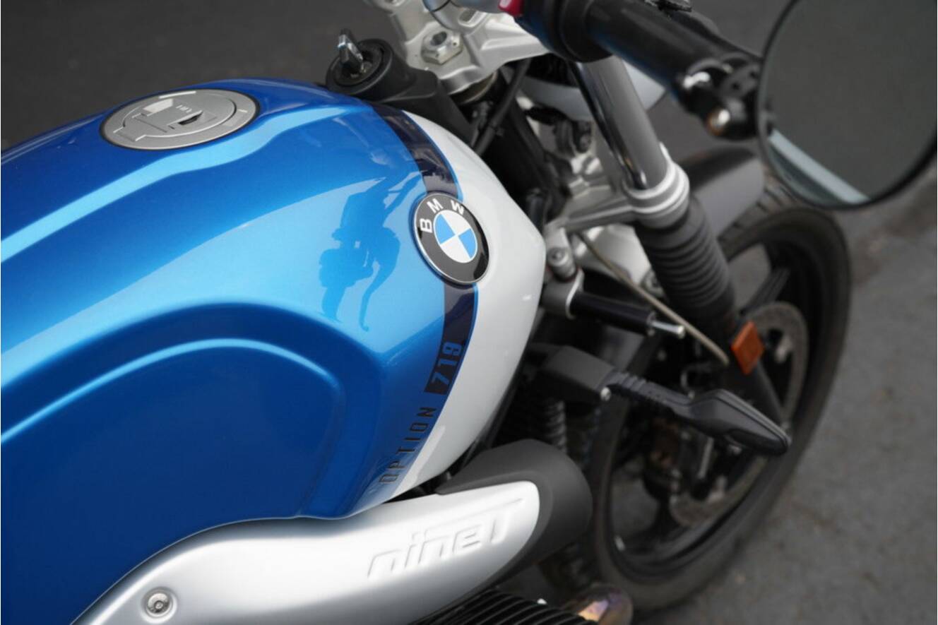 A photo of this 2021 BMW R nineT Scrambler 719 Cosmic Blue Metallic/Light White