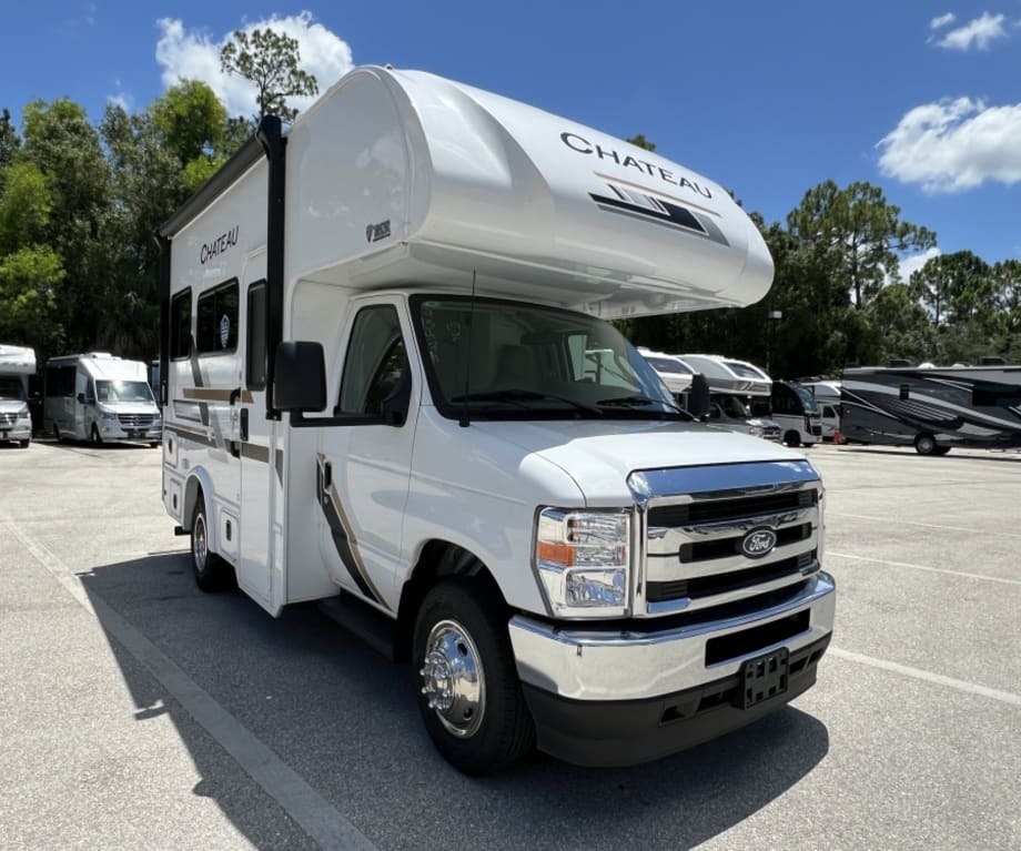 2027 Thor Motor Coach CHATEAU 19Z in fort myers FL