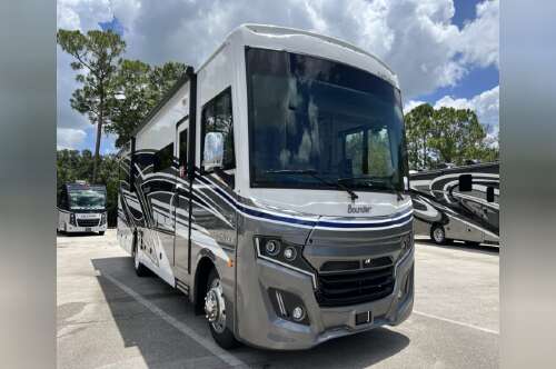 2027 Fleetwood BOUNDER 33C in fort myers FL