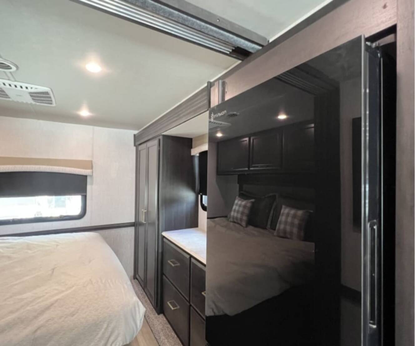 A photo of this 2027 Fleetwood FLAIR 29M