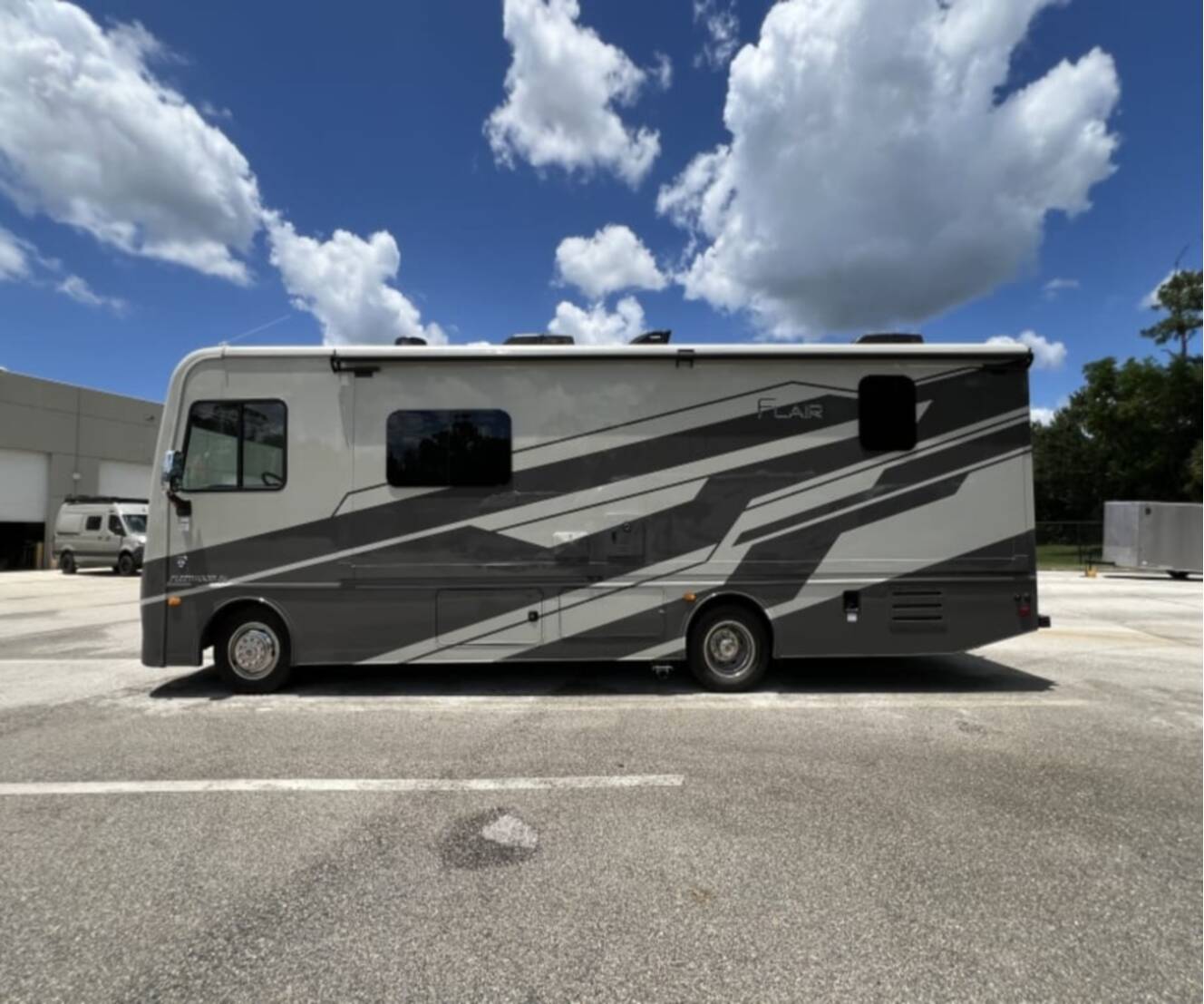 A photo of this 2027 Fleetwood FLAIR 29M