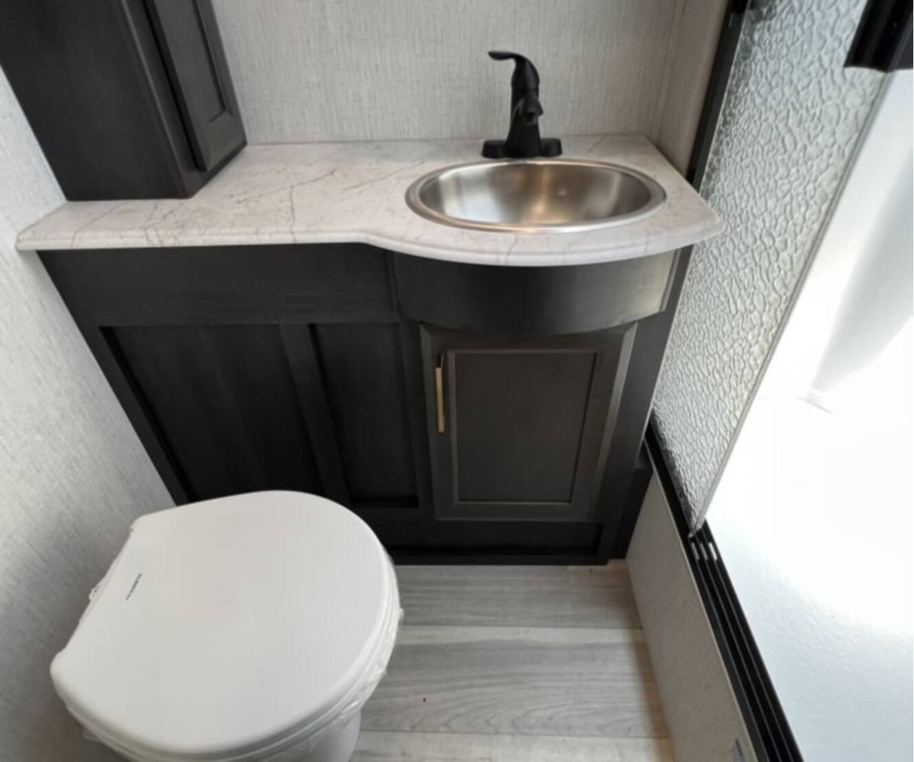 A photo of this 2027 Fleetwood FLAIR 29M