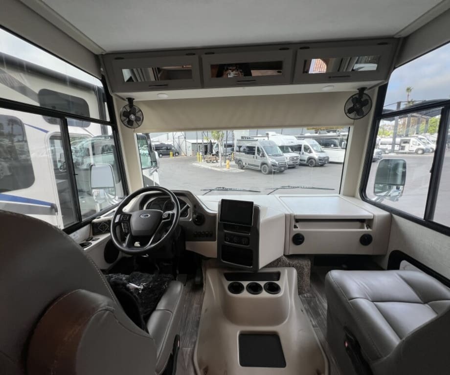 2023 Thor Motor Coach HURRICANE 29M in san diego CA