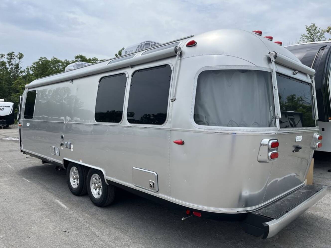 A photo of this 2027 Airstream Flying Cloud 27FB
