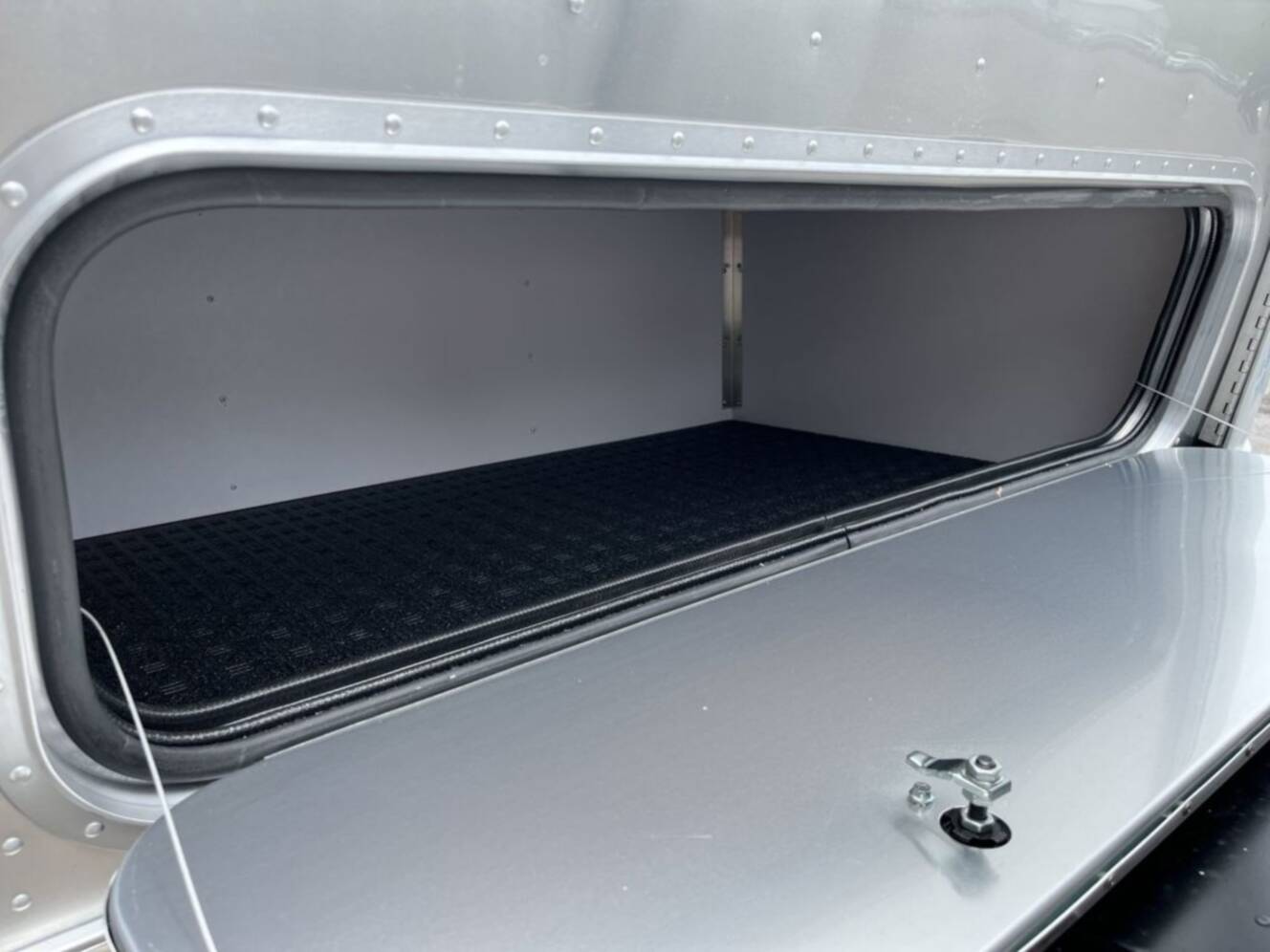 A photo of this 2027 Airstream Flying Cloud 27FB