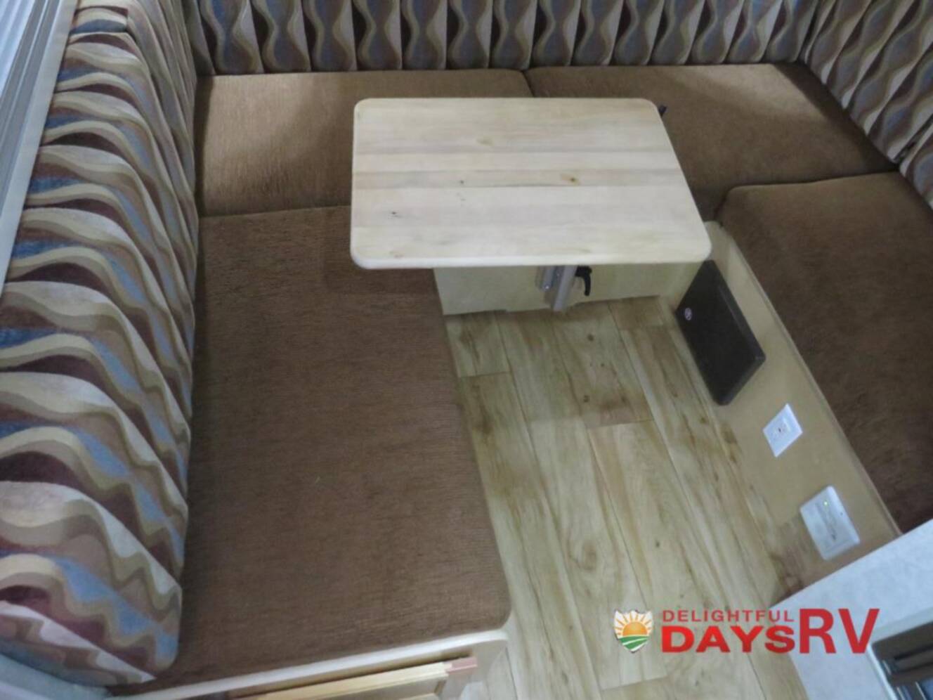 A photo of this 2016 Nucamp Rv T@B 320S