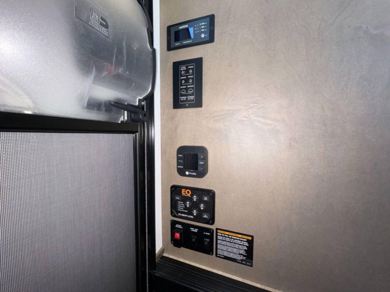 A photo of this 2027 Renegade Villagio 25FWC