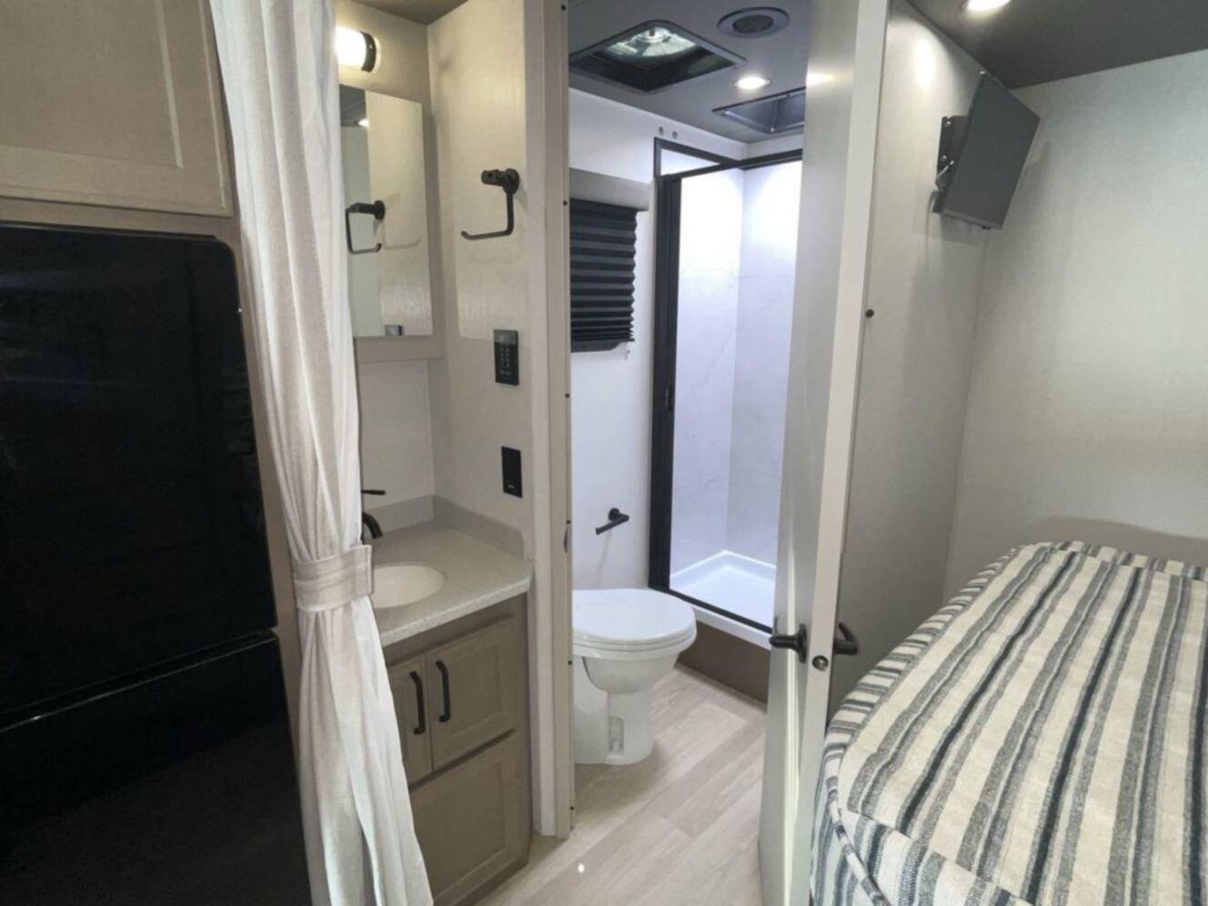 A photo of this 2027 Renegade Villagio 25FWC